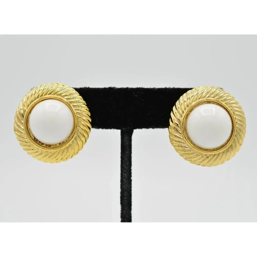 Vintage Cabochon Clip On Earrings Gold Tone Pure White Bead Round 1980s 9L